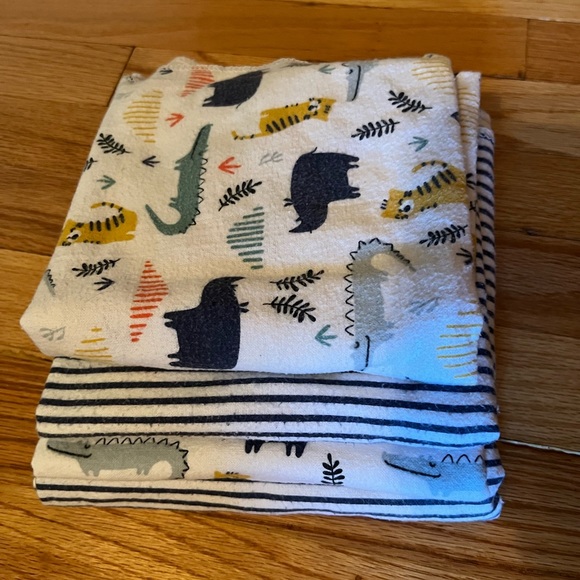 Baby boy stuff - Picture 2 of 6